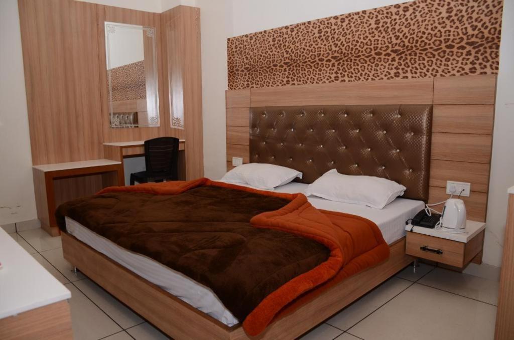 Hotel Robin Inn Amritsar Buitenkant foto