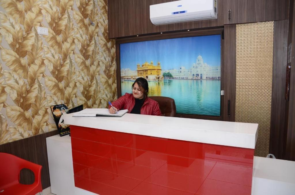 Hotel Robin Inn Amritsar Buitenkant foto
