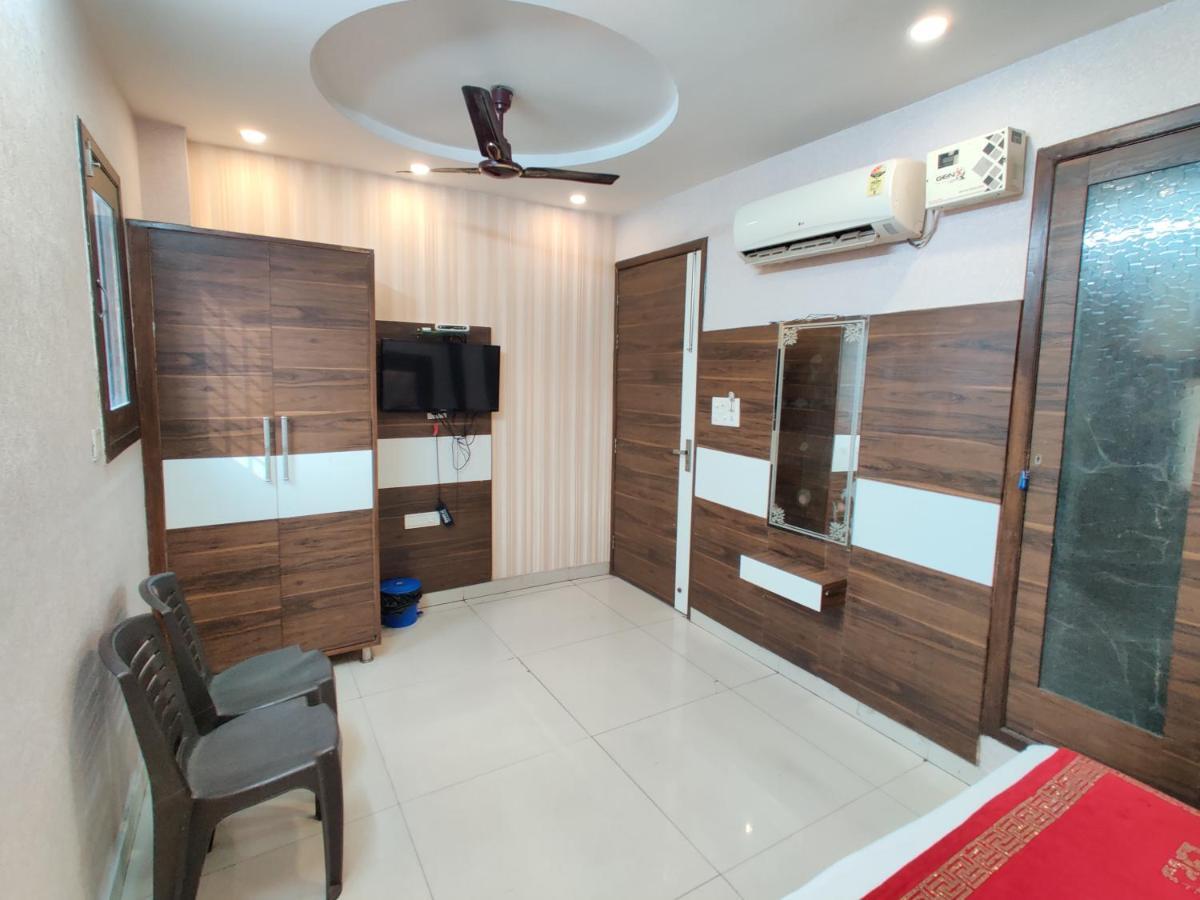 Hotel Robin Inn Amritsar Buitenkant foto