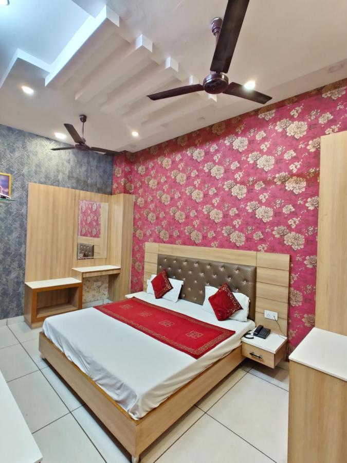 Hotel Robin Inn Amritsar Buitenkant foto