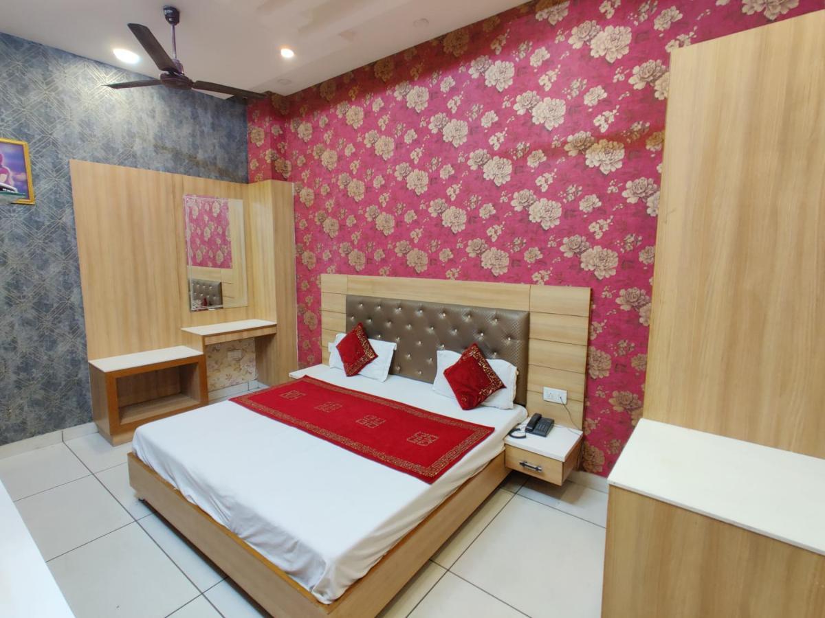 Hotel Robin Inn Amritsar Buitenkant foto