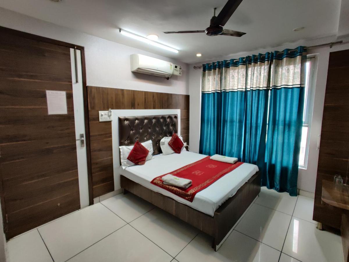 Hotel Robin Inn Amritsar Buitenkant foto
