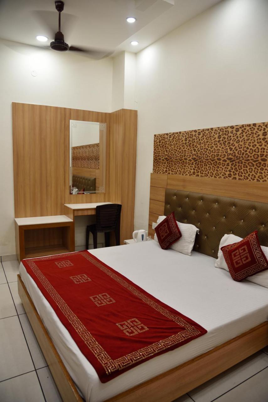 Hotel Robin Inn Amritsar Buitenkant foto