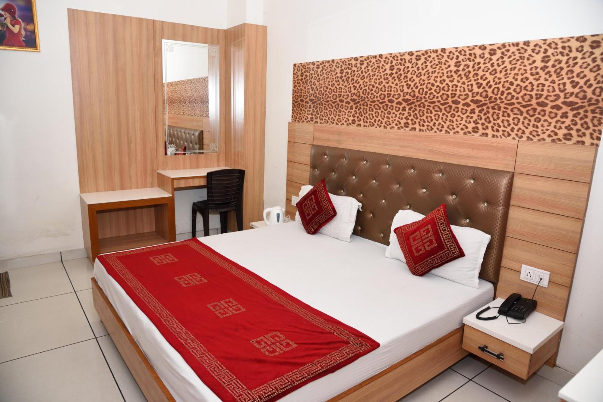 Hotel Robin Inn Amritsar Buitenkant foto