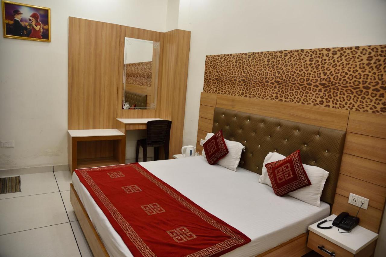 Hotel Robin Inn Amritsar Buitenkant foto