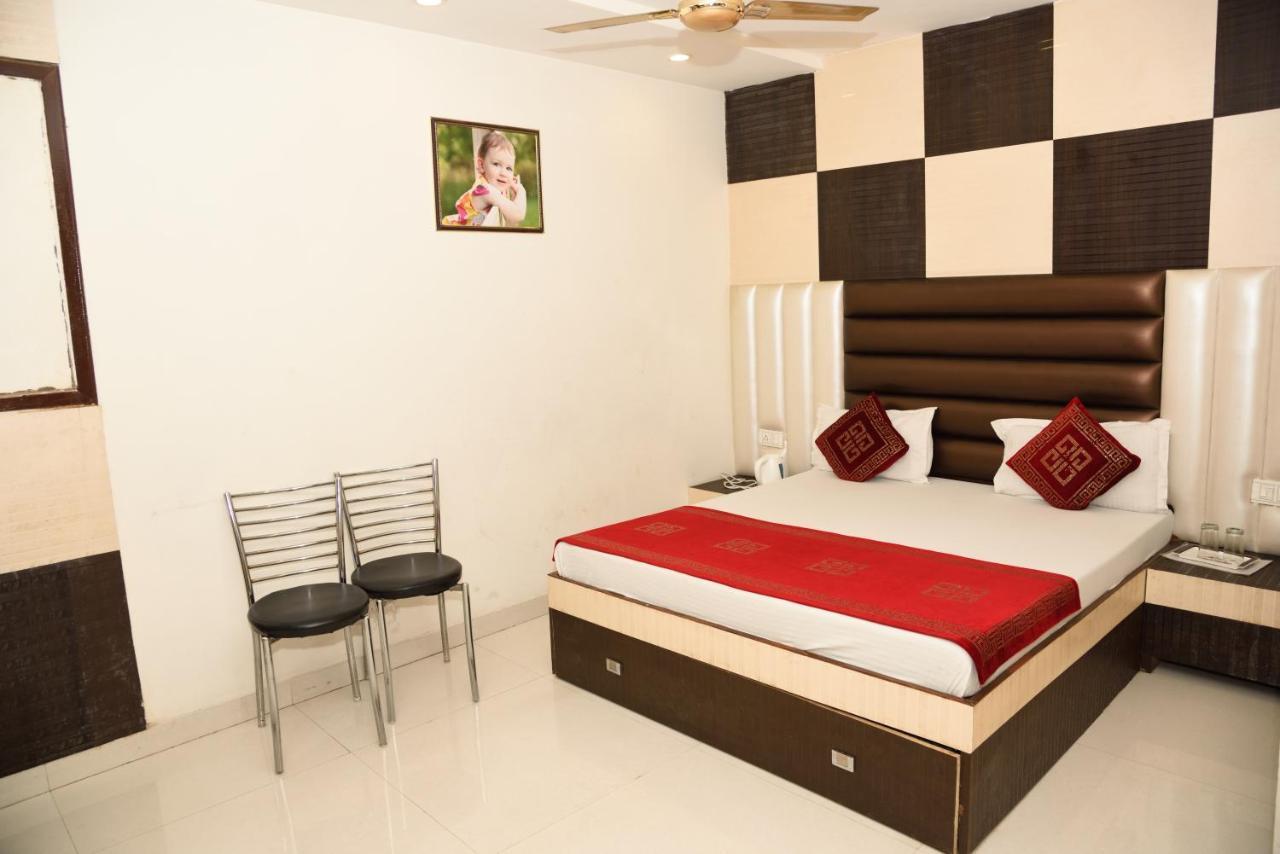 Hotel Robin Inn Amritsar Buitenkant foto